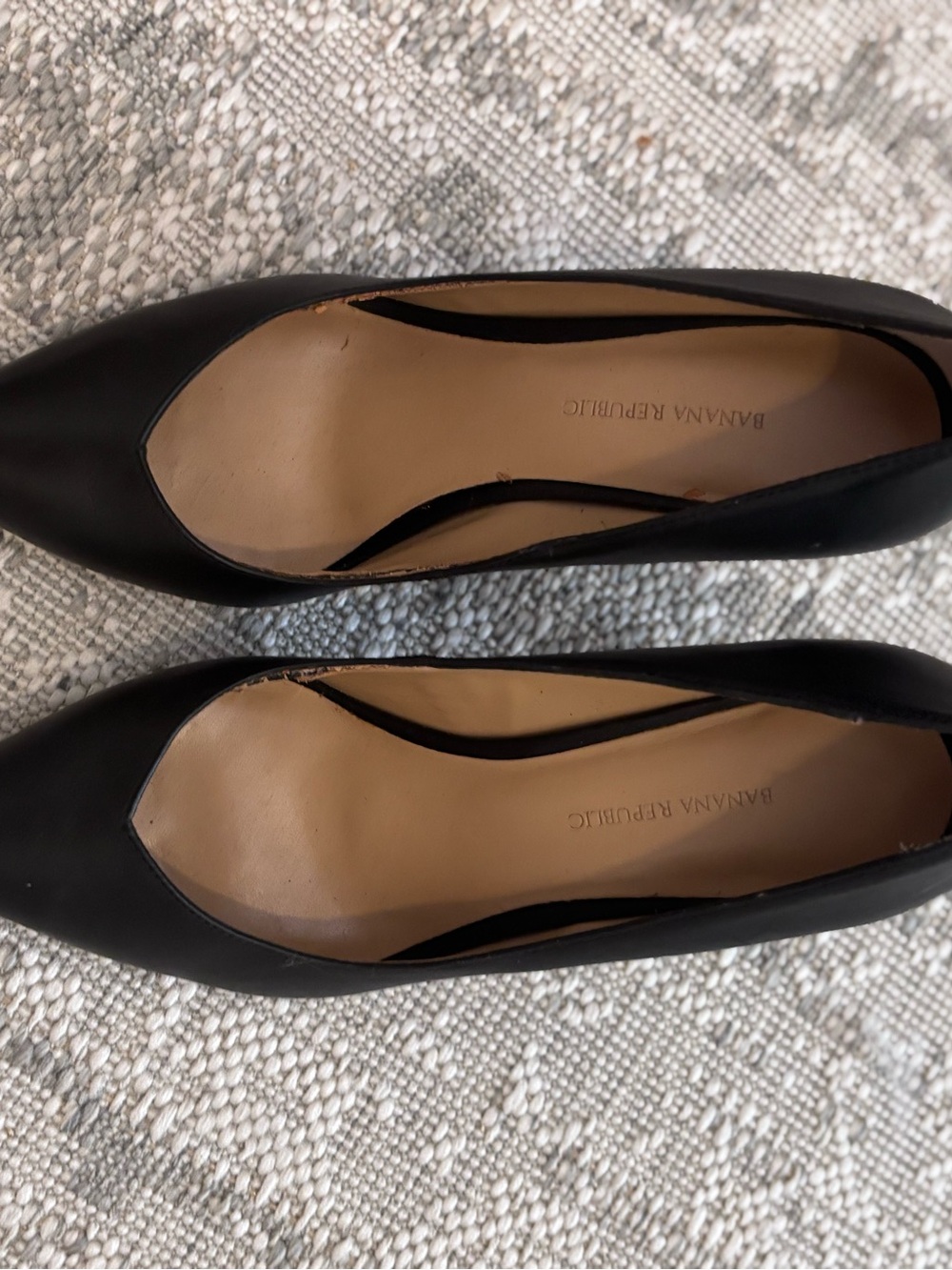 Banana Republic Black Pointed-Toe Leather Flats